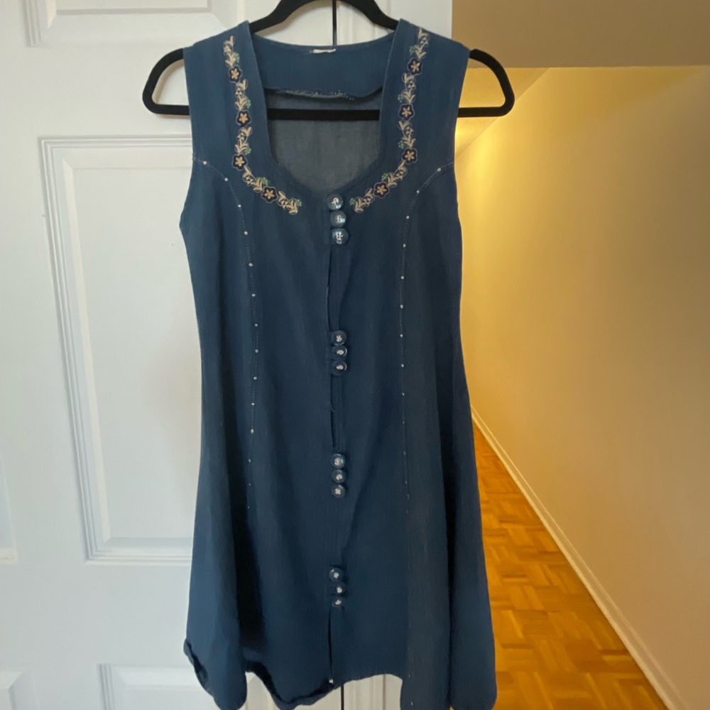 cute jean dress !